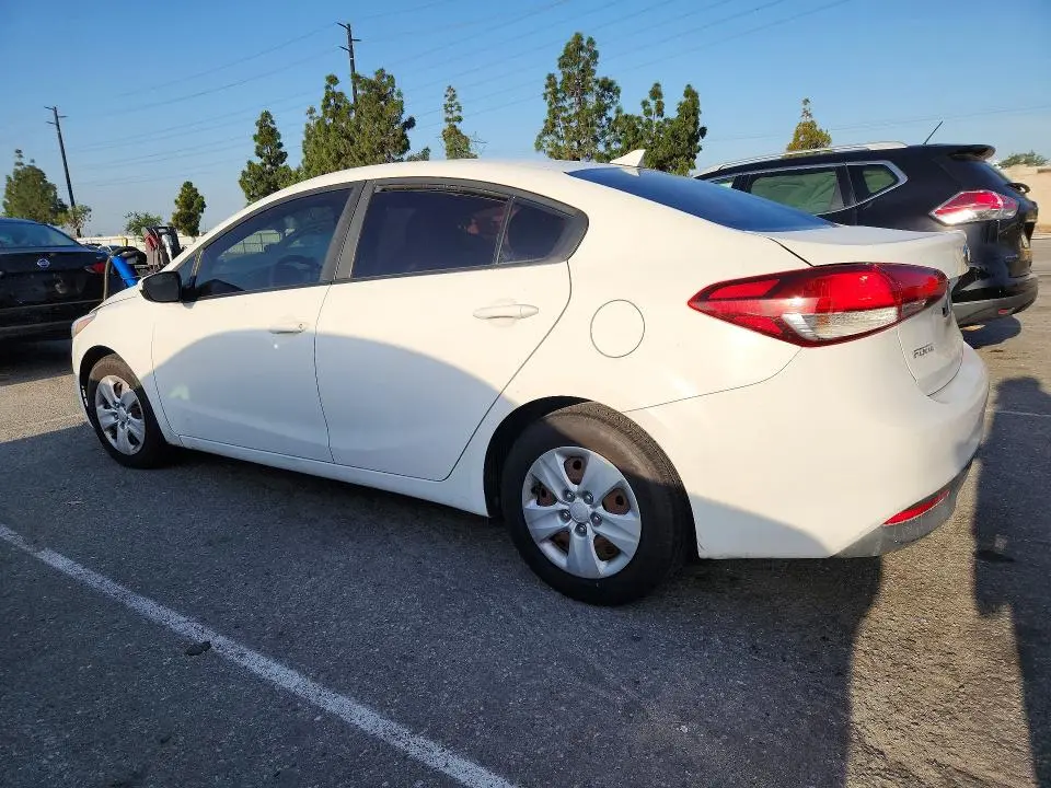 2017 KIA FORTE LX  