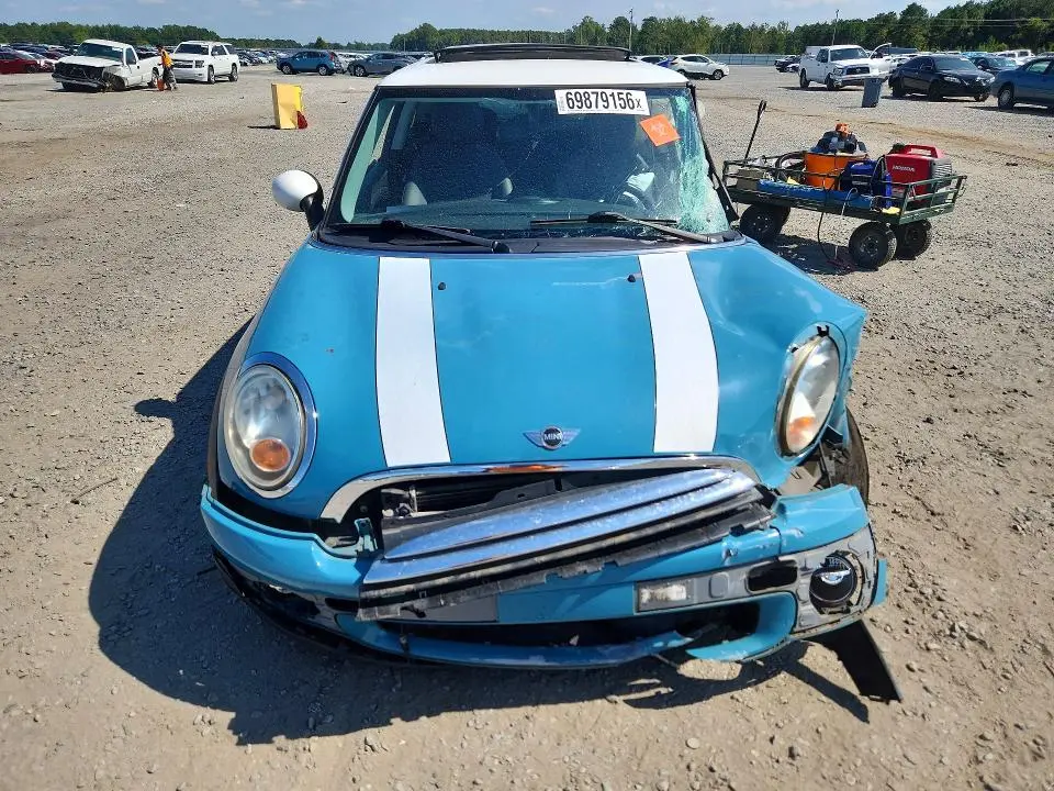 2010 MINI COOPER   