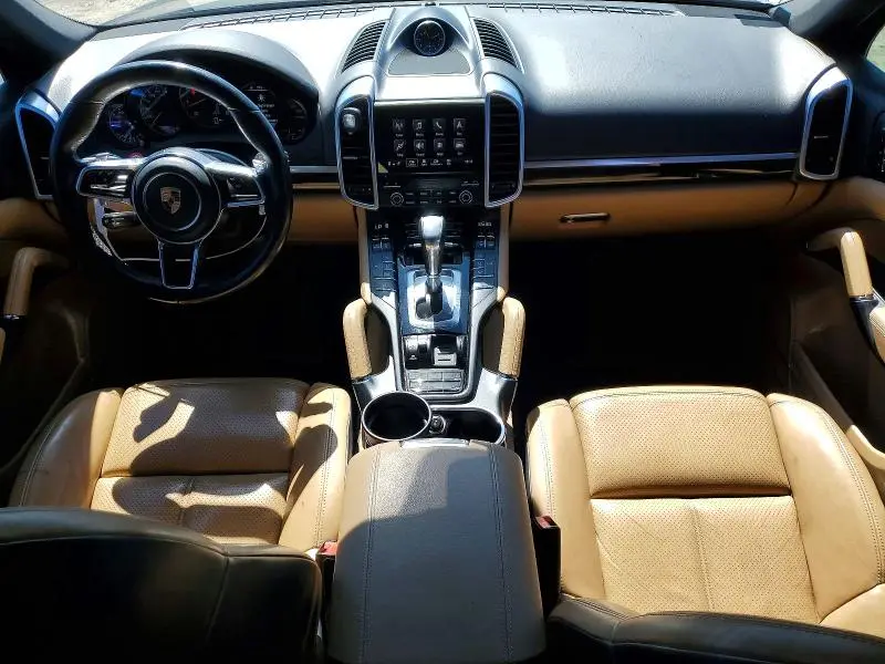 2017 PORSCHE CAYENNE   