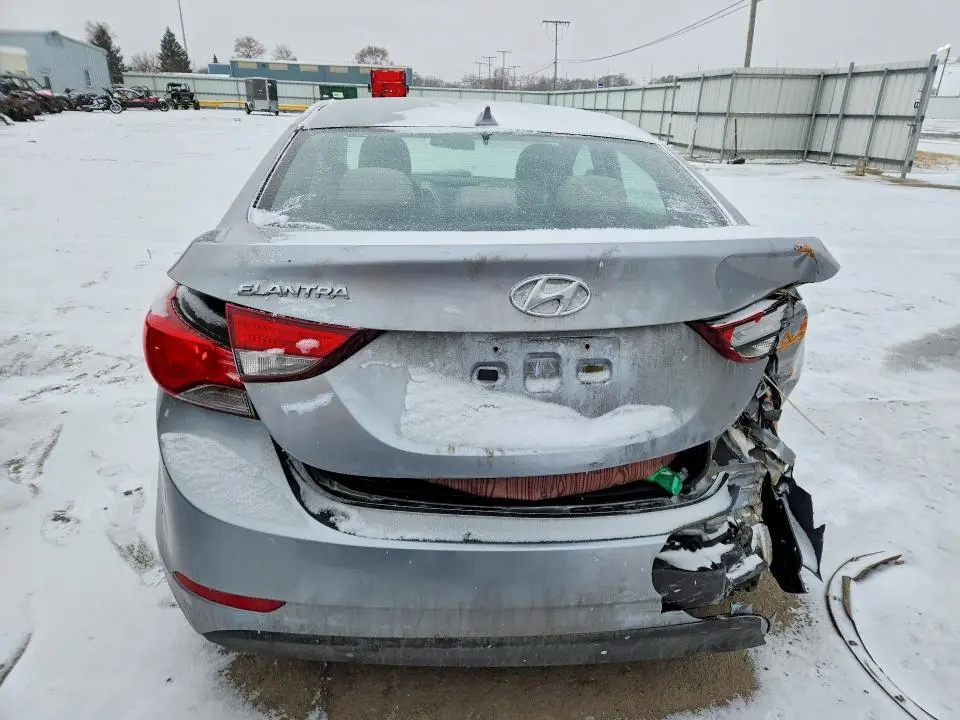 2016 HYUNDAI ELANTRA SE  