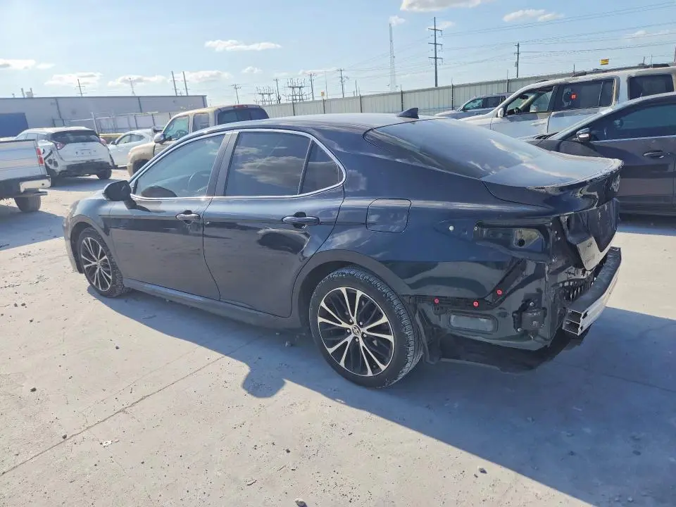 2020 TOYOTA CAMRY SE  