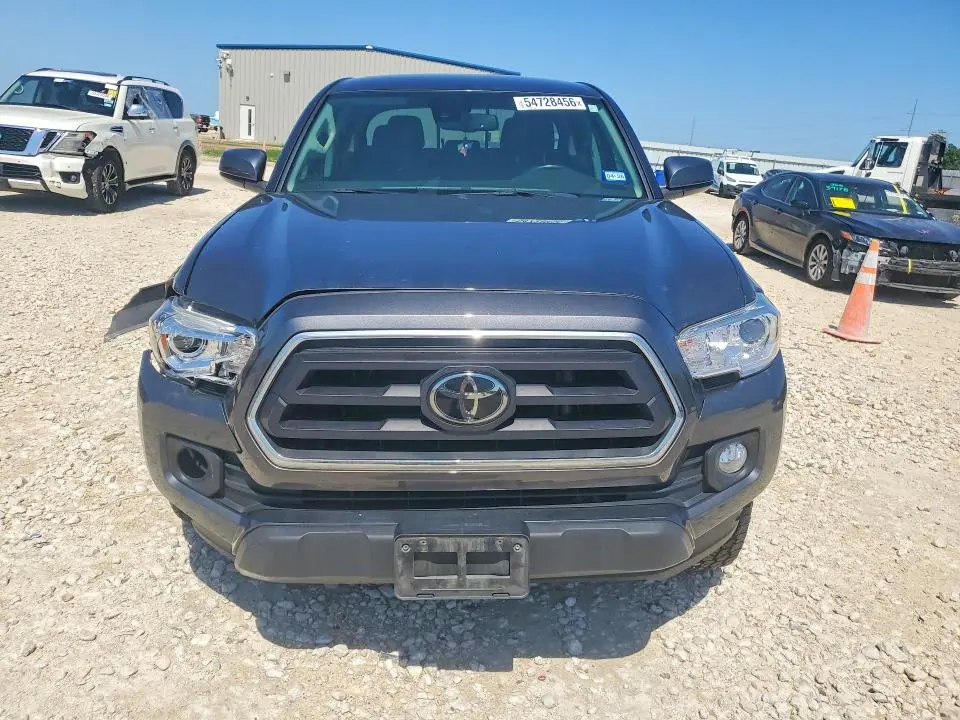 2022 TOYOTA TACOMA SR5 V6  