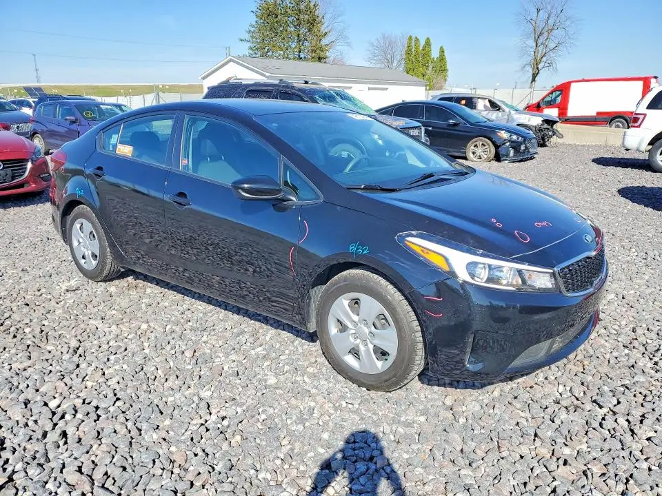 2017 KIA FORTE LX  