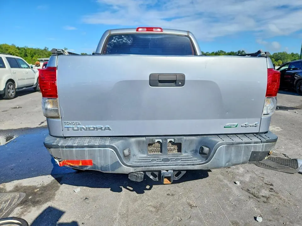 2010 TOYOTA TUNDRA CREWMAX SR5  