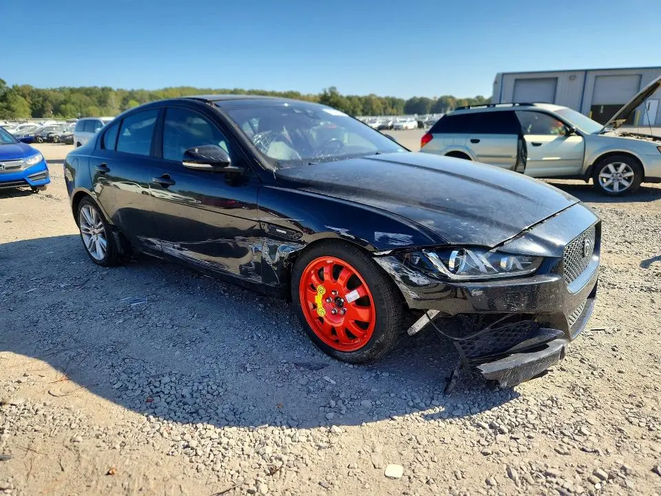 2018 JAGUAR XE R - SPORT  