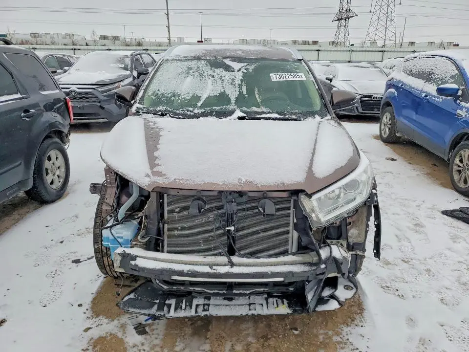 2017 TOYOTA HIGHLANDER SE  