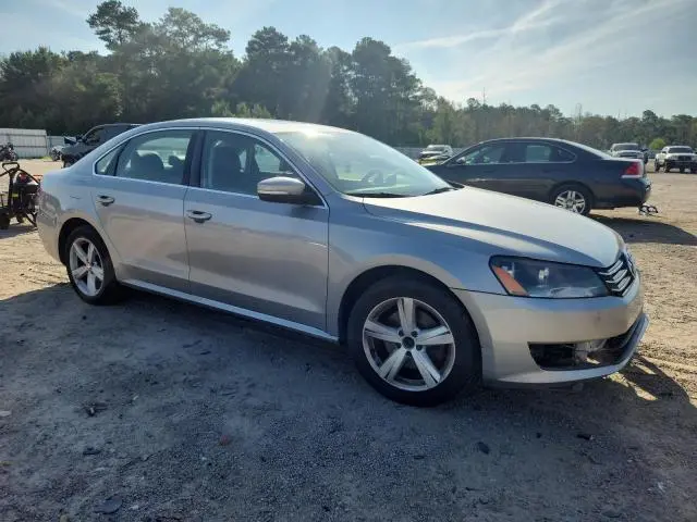 2013 VOLKSWAGEN PASSAT SE  