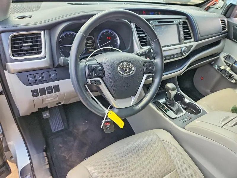2019 TOYOTA HIGHLANDER LIMITED  