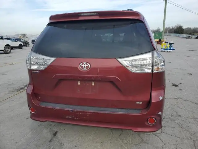 2017 TOYOTA SIENNA SE  