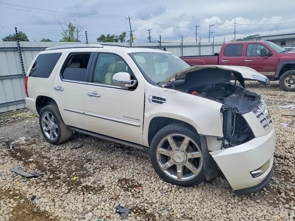 2011 CADILLAC ESCALADE PREMIUM  