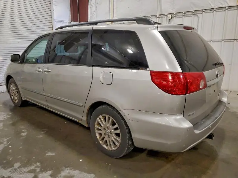 2010 TOYOTA SIENNA XLE  
