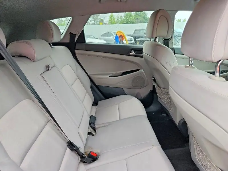 2018 HYUNDAI TUCSON SE  