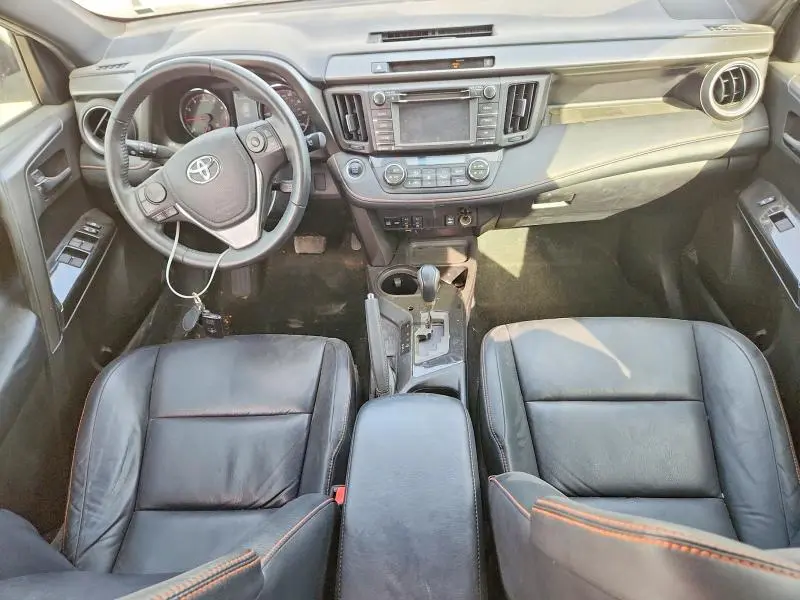 2016 TOYOTA RAV4 SE  