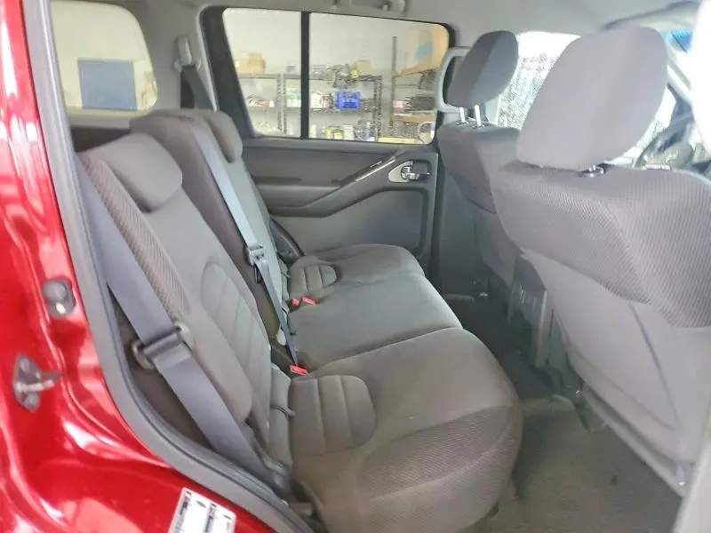 2011 NISSAN PATHFINDER S  