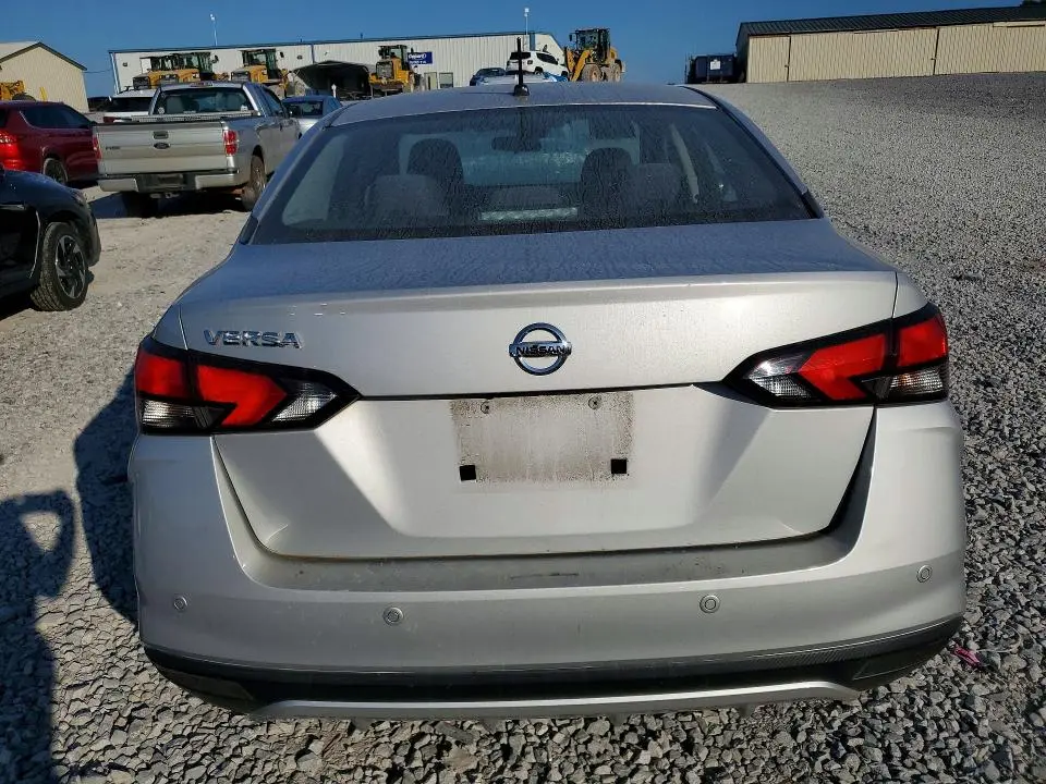 2021 NISSAN VERSA S  