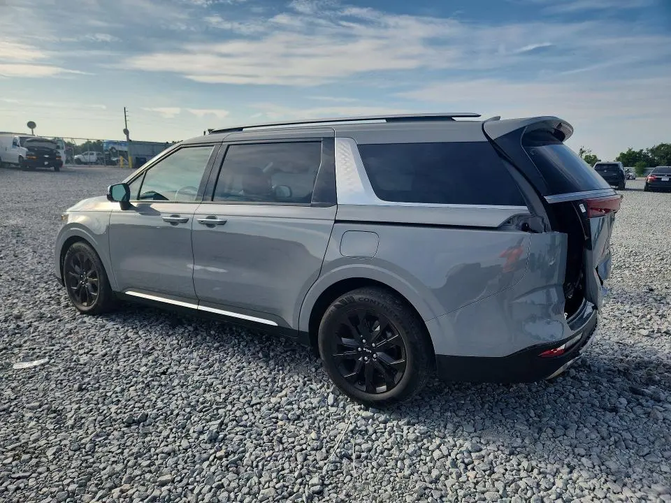2023 KIA CARNIVAL SX  
