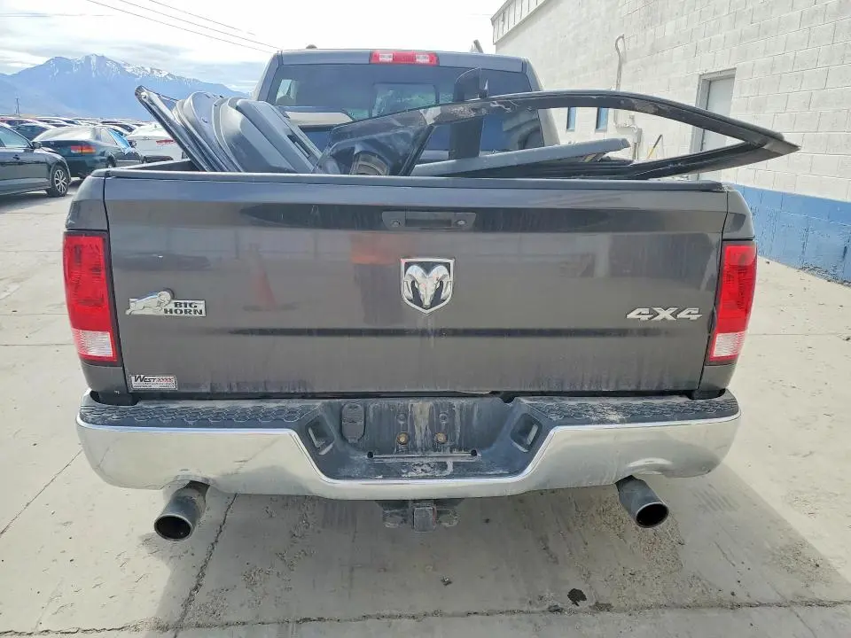 2015 RAM 1500 SLT  