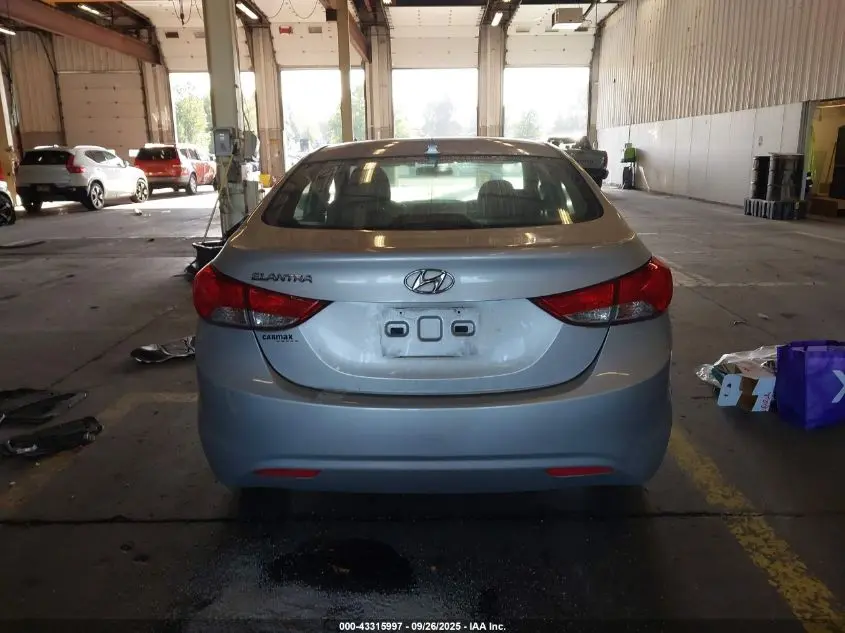 2013 HYUNDAI ELANTRA GLS