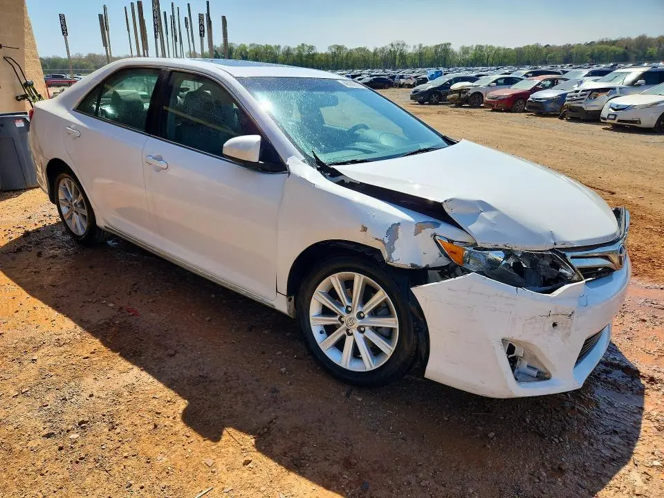 2014 TOYOTA CAMRY XLE V6  