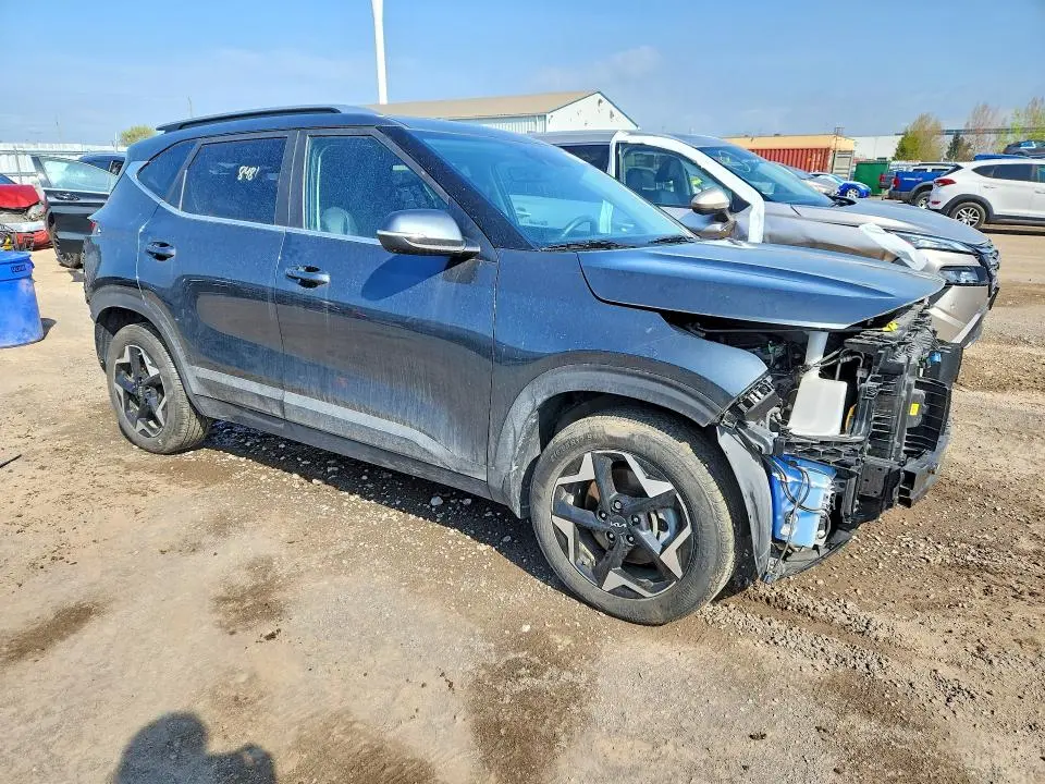 2024 KIA SELTOS EX  