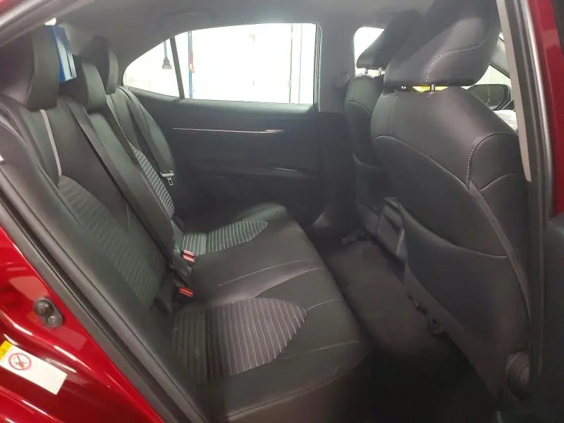 2018 TOYOTA CAMRY SE  