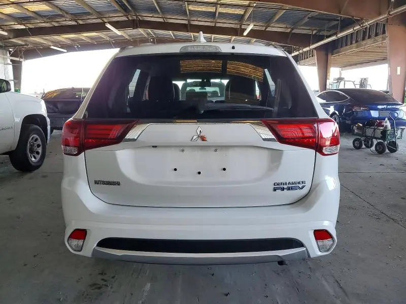 2018 MITSUBISHI OUTLANDER SE  