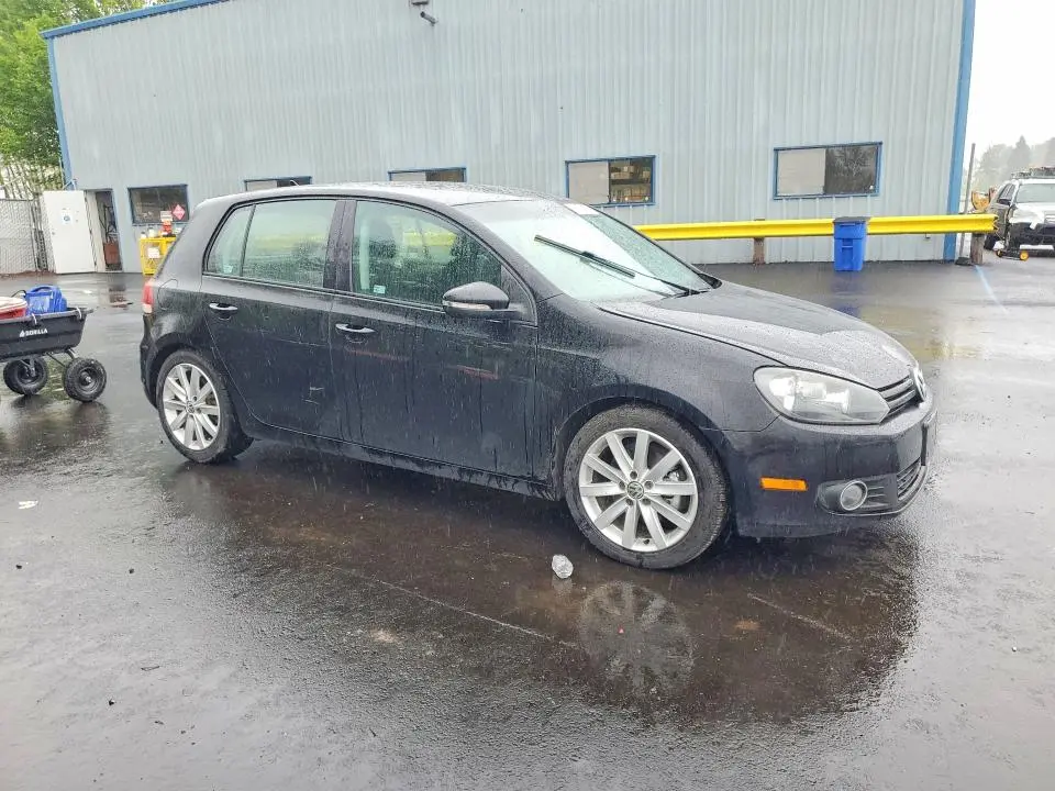 2011 VOLKSWAGEN GOLF   
