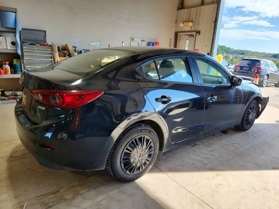 2015 MAZDA 3 SV  