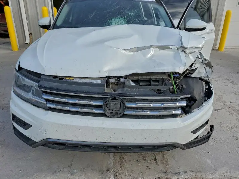 2020 VOLKSWAGEN TIGUAN SE  