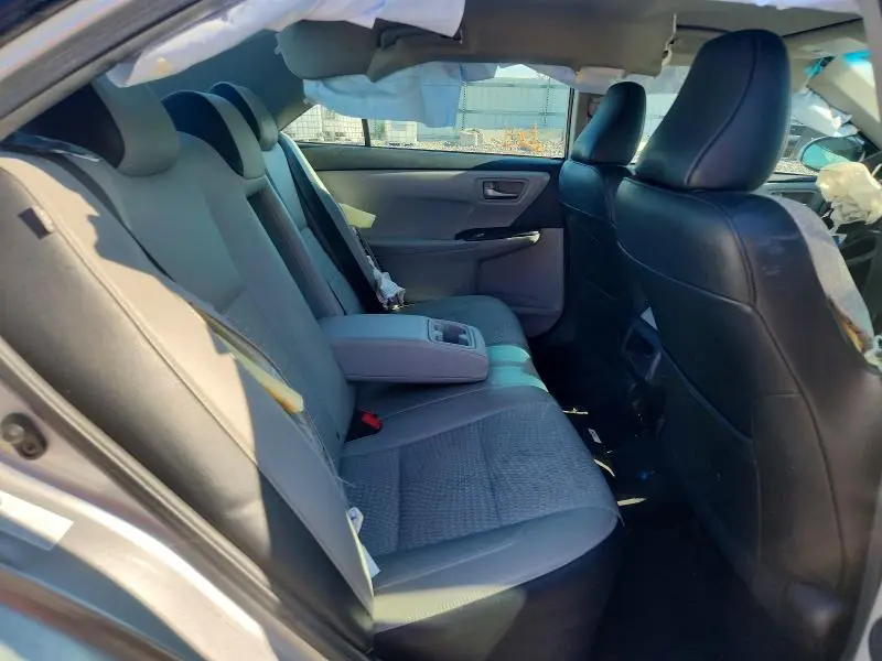 2015 TOYOTA CAMRY SE  