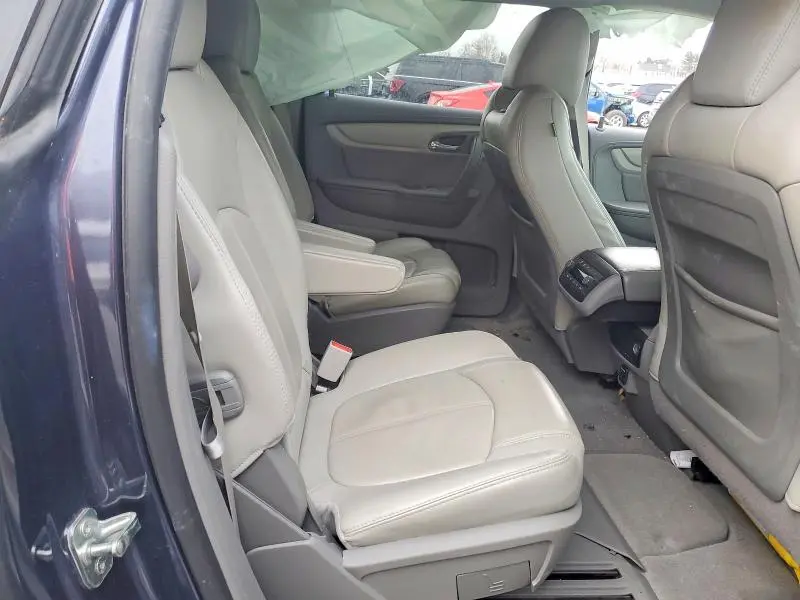 2014 CHEVROLET TRAVERSE LT  