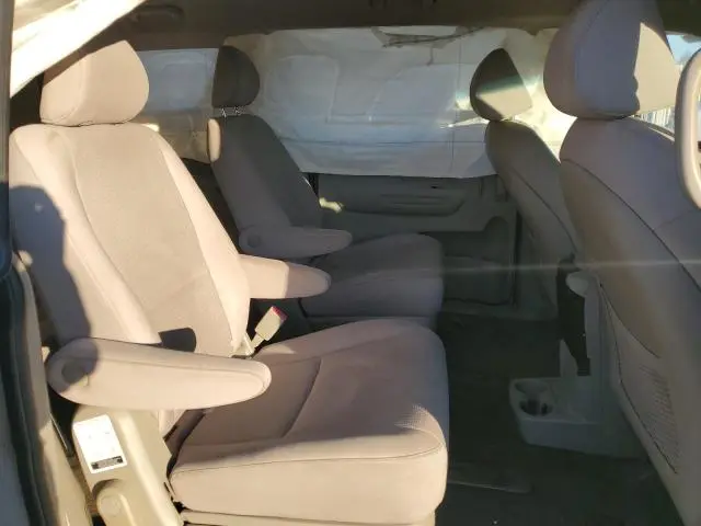 2016 KIA SEDONA L  