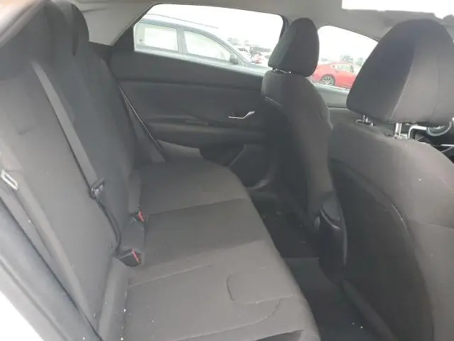 2021 HYUNDAI ELANTRA SE  