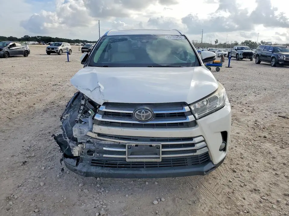 2017 TOYOTA HIGHLANDER LIMITED  