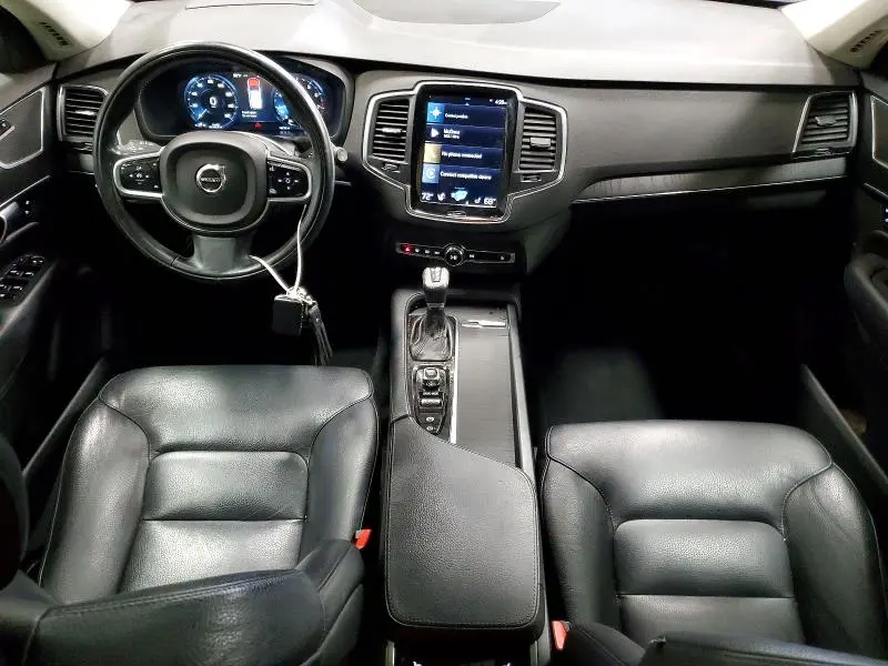 2020 VOLVO XC90 T6 MOMENTUM  