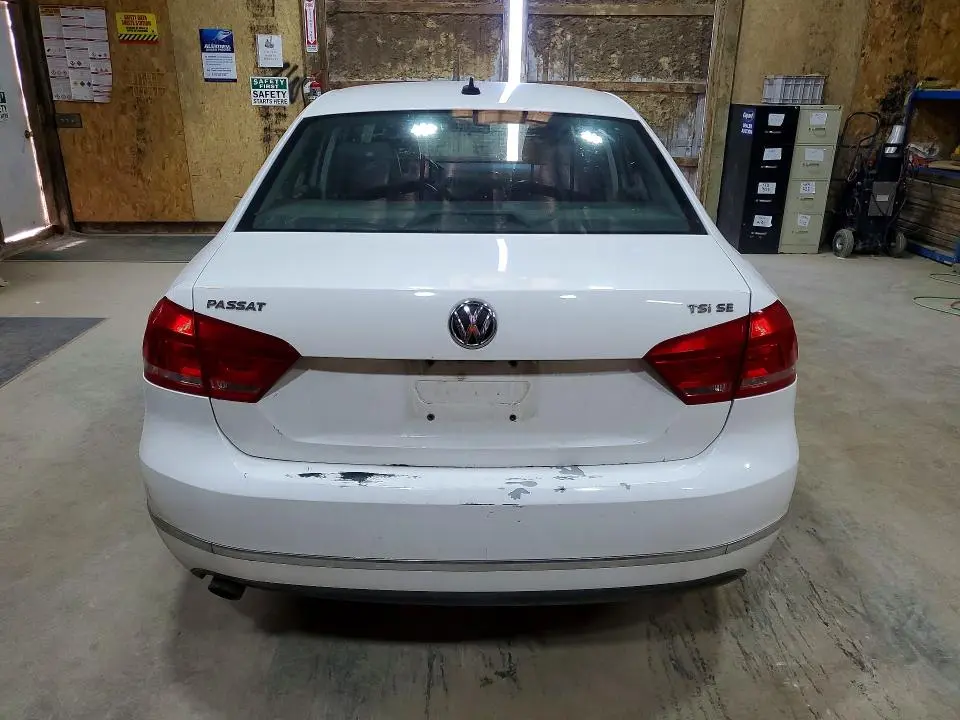 2015 VOLKSWAGEN PASSAT SE  