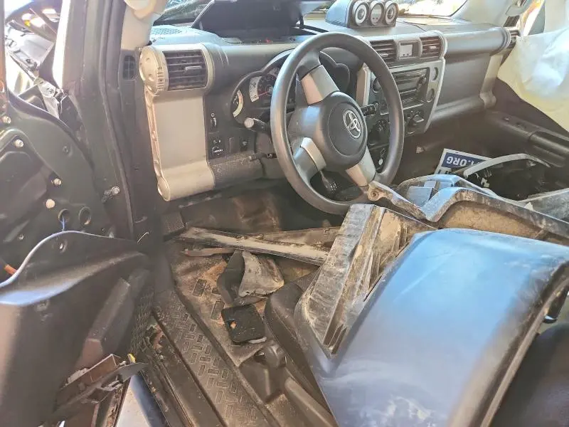 2010 TOYOTA FJ CRUISER BASE  
