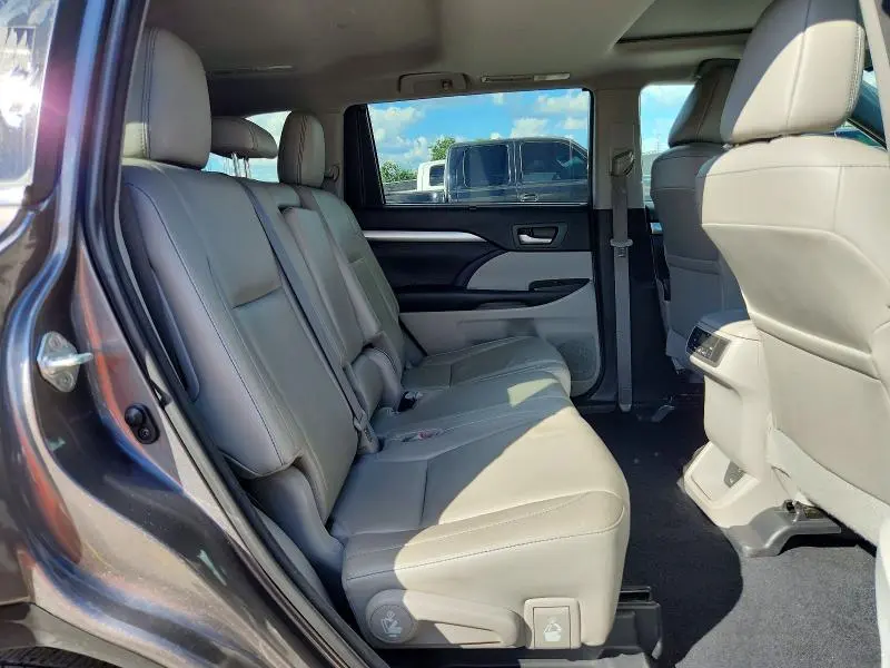 2018 TOYOTA HIGHLANDER XLE  