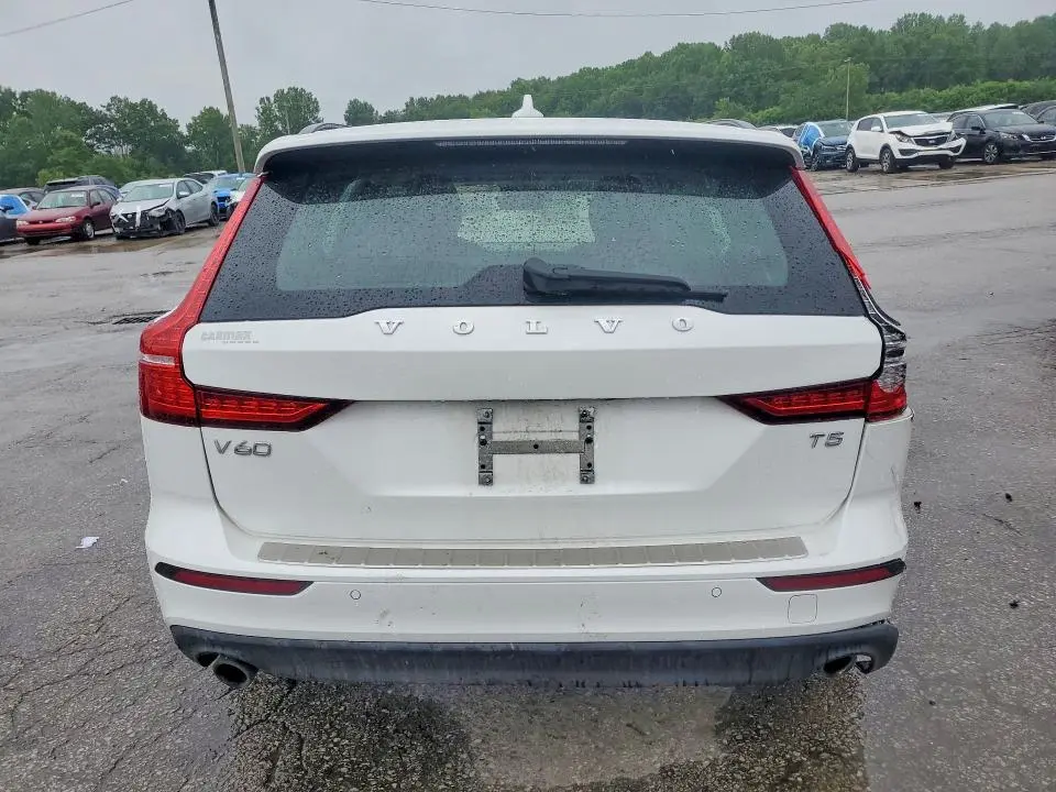 2020 VOLVO V60 T5 MOMENTUM  
