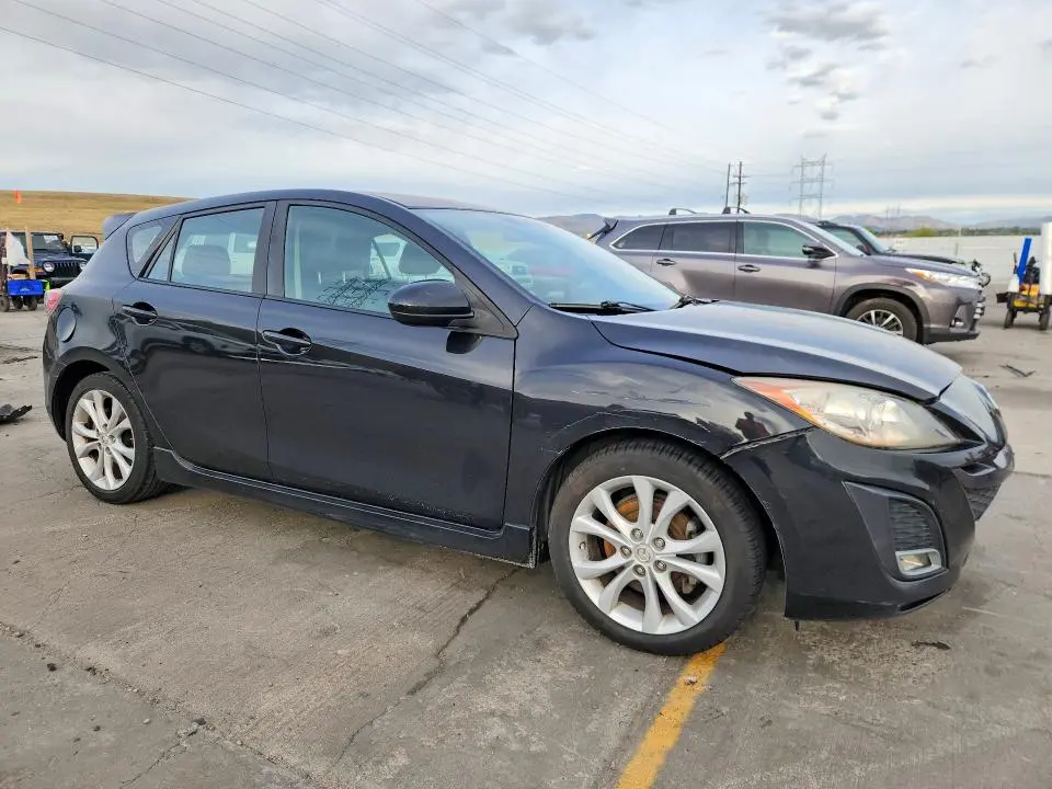 2011 MAZDA 3 S  