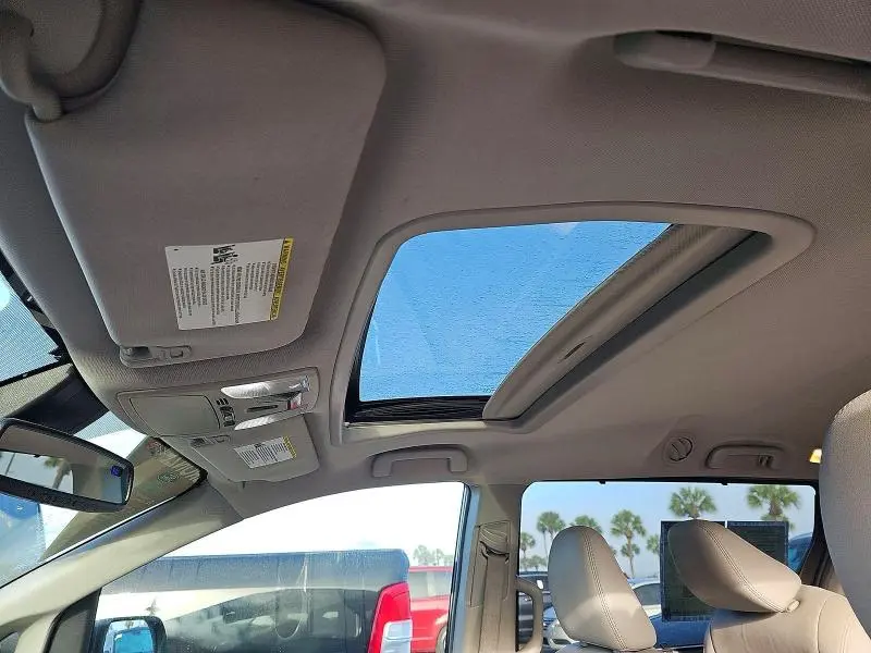 2018 TOYOTA SIENNA XLE 8-PASSENGER  