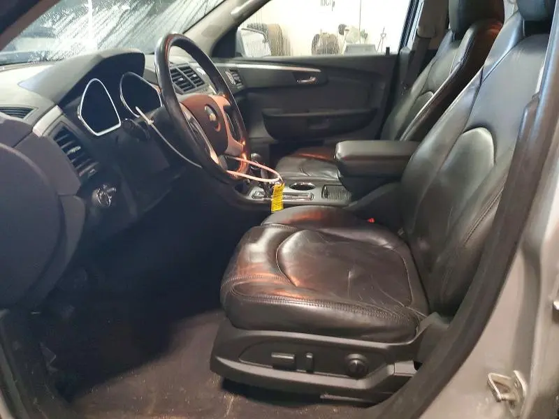 2010 CHEVROLET TRAVERSE LT  
