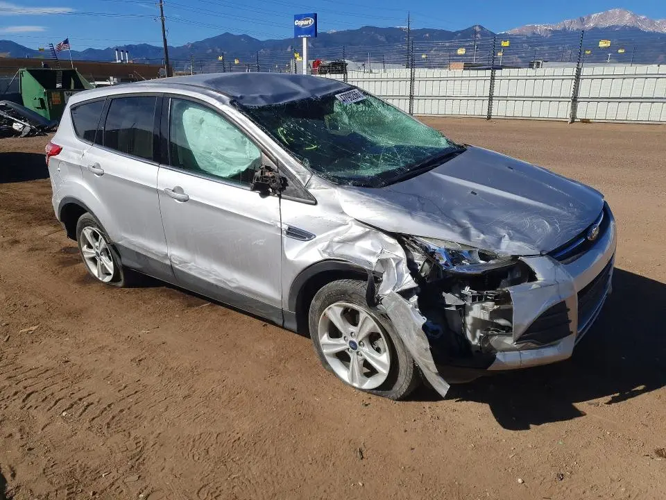 2015 FORD ESCAPE SE  