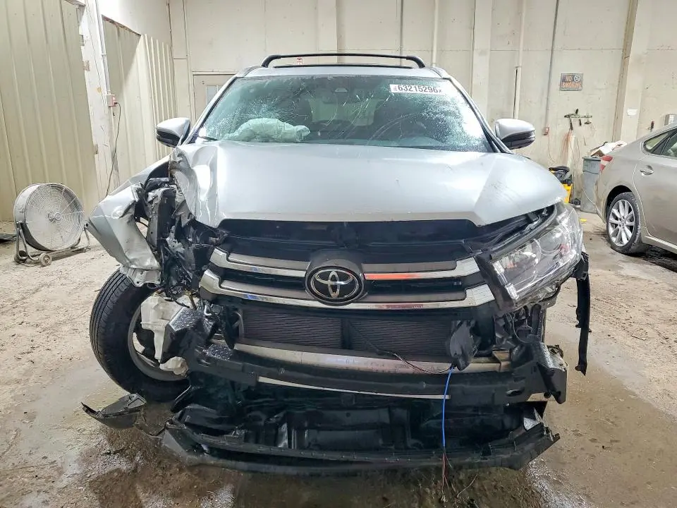 2019 TOYOTA HIGHLANDER LIMITED PLATINUM  