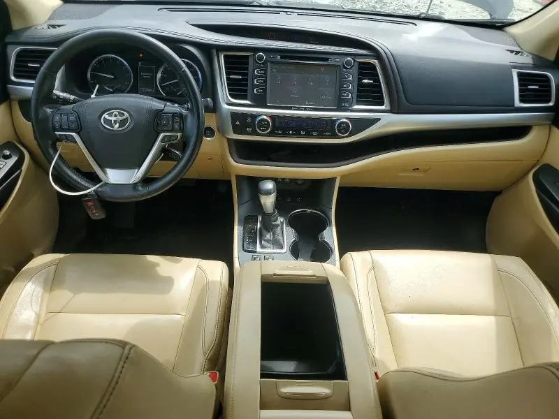 2017 TOYOTA HIGHLANDER XLE  