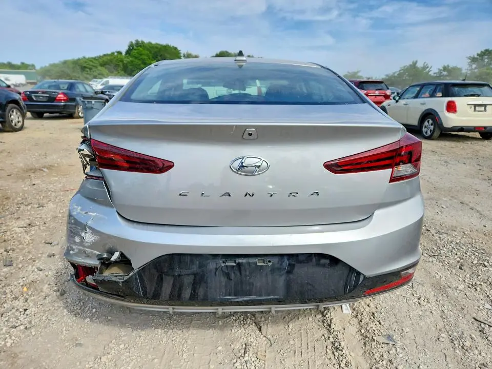 2020 HYUNDAI ELANTRA SEL  