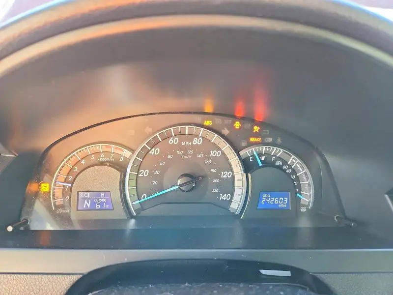 2014 TOYOTA CAMRY SE  
