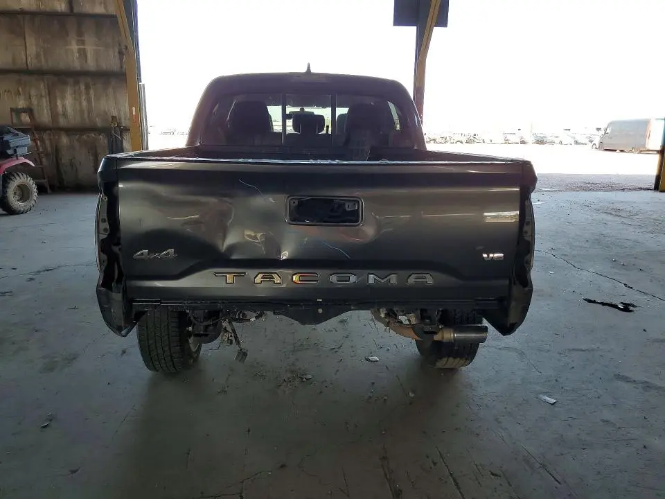 2017 TOYOTA TACOMA SR5 V6  
