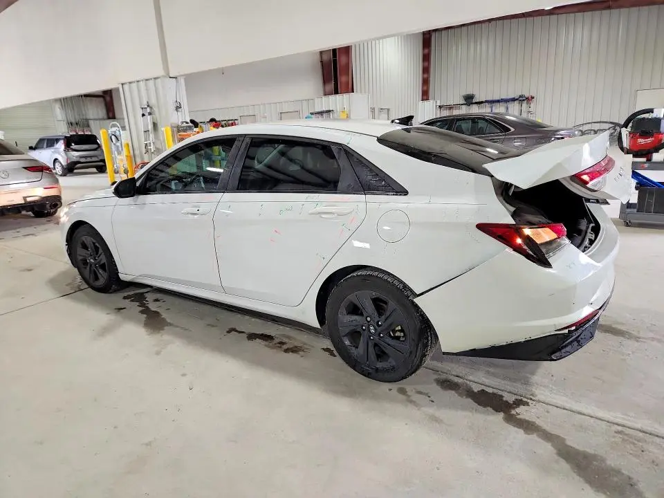 2021 HYUNDAI ELANTRA SEL  