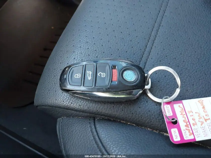 2013 VOLKSWAGEN TOUAREG VR6 SPORT